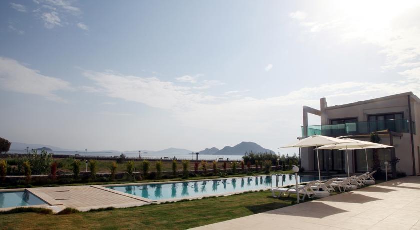 Aegean Pearl Suites Turgutreis Rum bild